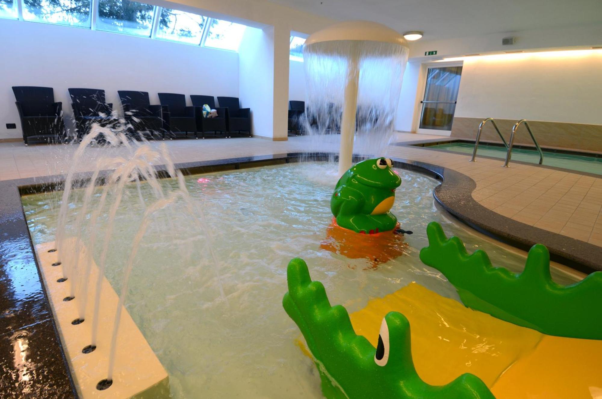 Resort Dolce Casa - Family & Spa Hotel Moena Ngoại thất bức ảnh